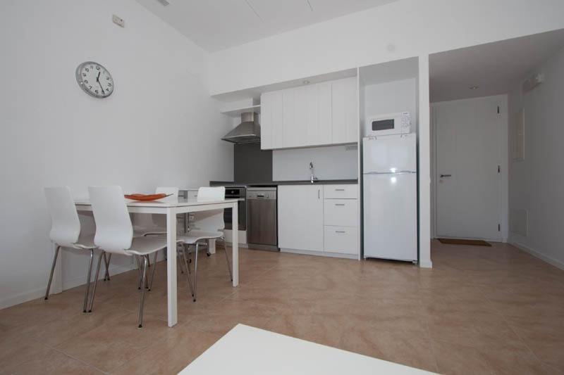 Aparthotel L'Heretat Cadaques Ruang foto