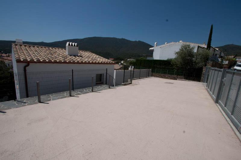Aparthotel L'Heretat Cadaques Bagian luar foto
