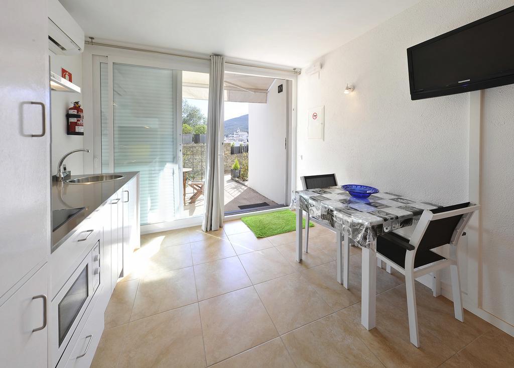 Aparthotel L'Heretat Cadaques Bagian luar foto