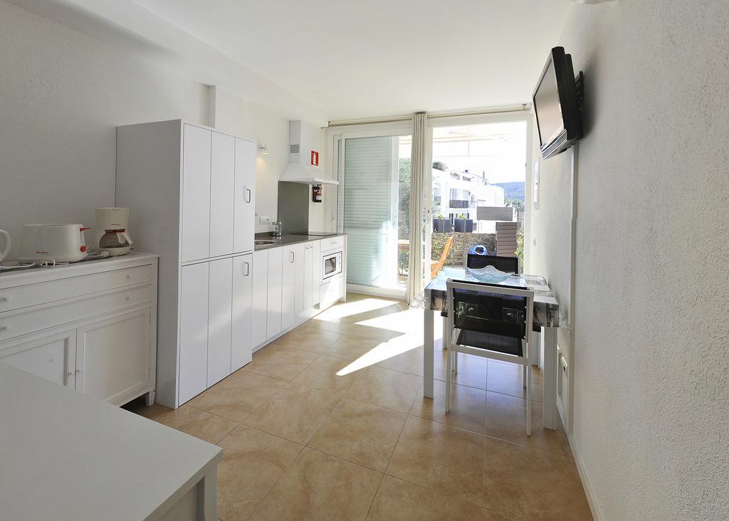 Aparthotel L'Heretat Cadaques Bagian luar foto