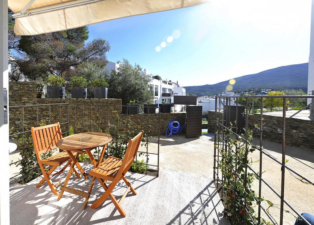 Aparthotel L'Heretat Cadaques Bagian luar foto